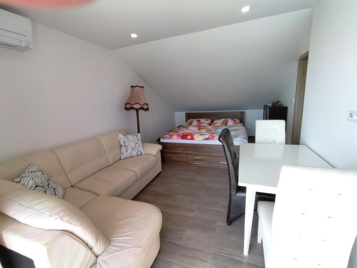 Vila Zdenka Apartmants Цриквеница Экстерьер фото
