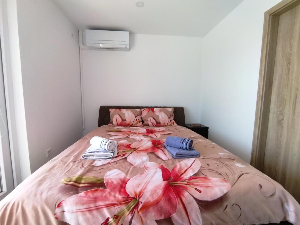 Vila Zdenka Apartmants Цриквеница Экстерьер фото